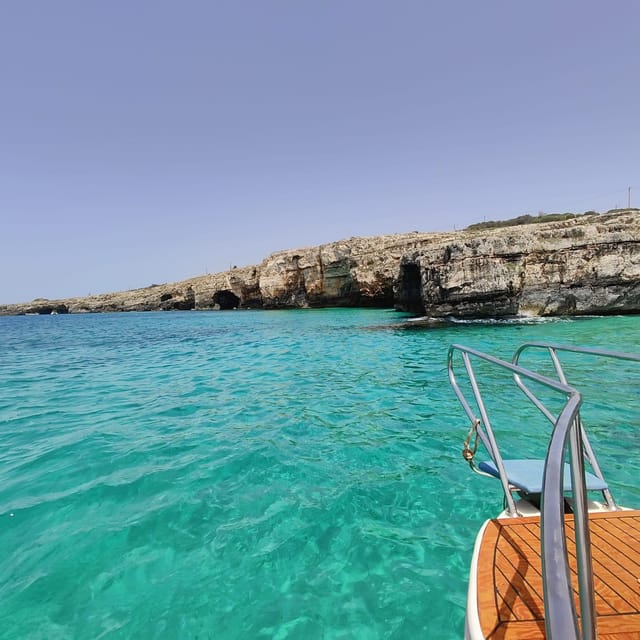 EXCURSION VISIT TO THE SANTA MARIA DI LEUCA CAVES - The 3-hour route along the coast: what happens during the cruise