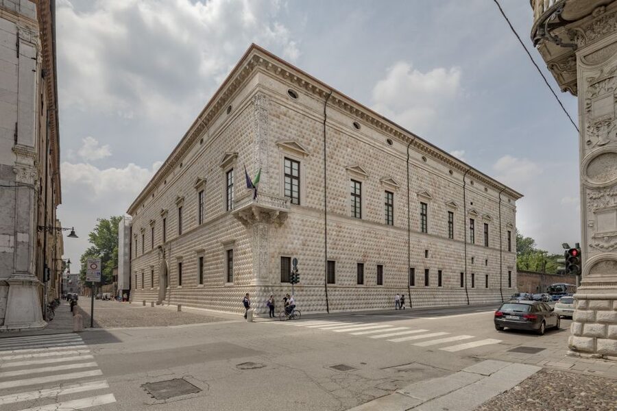 Ferrara: City Highlights Walking Tour with Local Guide - Corso Ercole I d’Este and the Renaissance Addition Explained on the Spot
