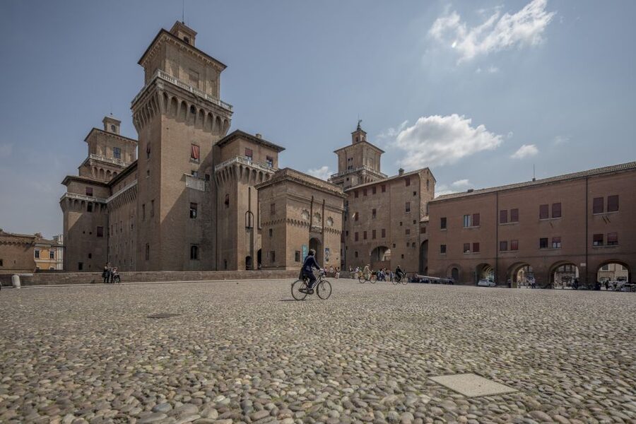 Ferrara: City Highlights Walking Tour with Local Guide - Massari Park Pause, Cedars of Lebanon, and University Garden Views