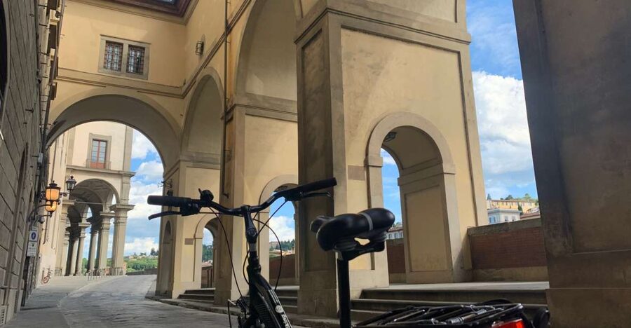 Florence: 2-Hour Guided Bike Tour - Palazzo Medici Riccardi and San Lorenzo: Medici power, up close