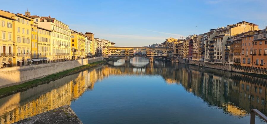Florence: 2-Hour Guided Bike Tour - River crossings and viewpoints: Ponte Santa Trinita, Santo Spirito, and Pitti Palace