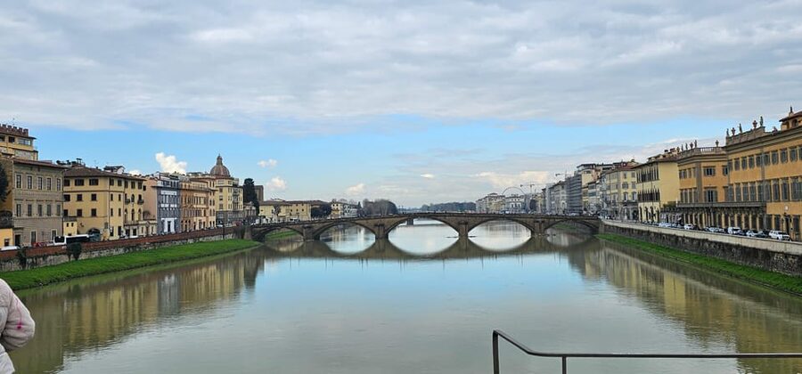 Florence: 2-Hour Guided Bike Tour - House of Dante and the Medieval District: ending with meaning