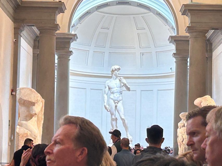 Florence: Accademia Gallery David Entry & Audio Guide App - Meeting your host at Carrefour Express on Via Ricasoli