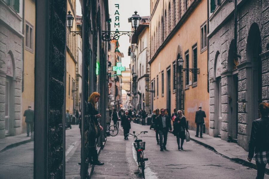 Florence: Audio Guided Walking Tour led by Tour Leader - Duomo area momentum: Medici Chapel, San Lorenzo, and Piazza del Duomo
