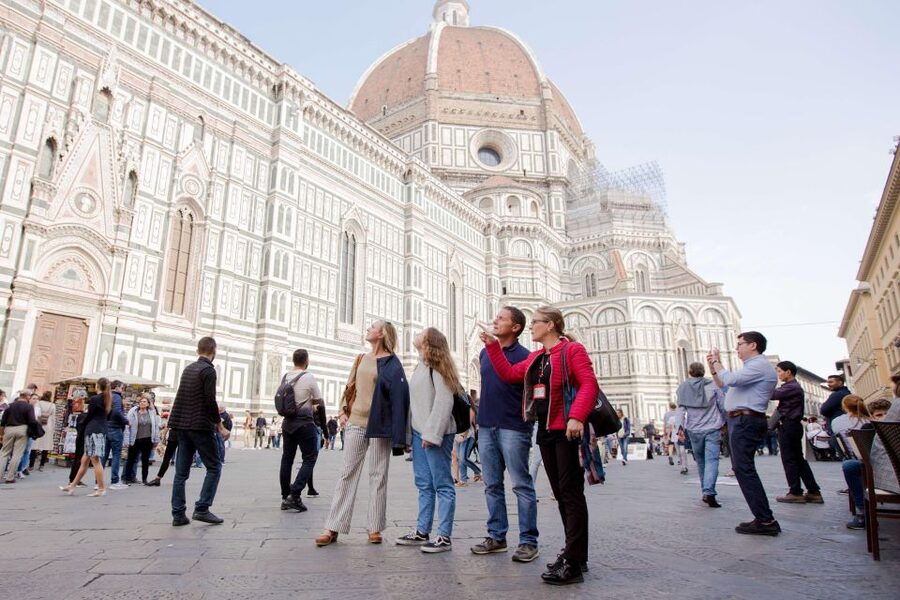 Florence: Audio Guided Walking Tour led by Tour Leader - Uffizi Gallery and the Vasari Corridor connection