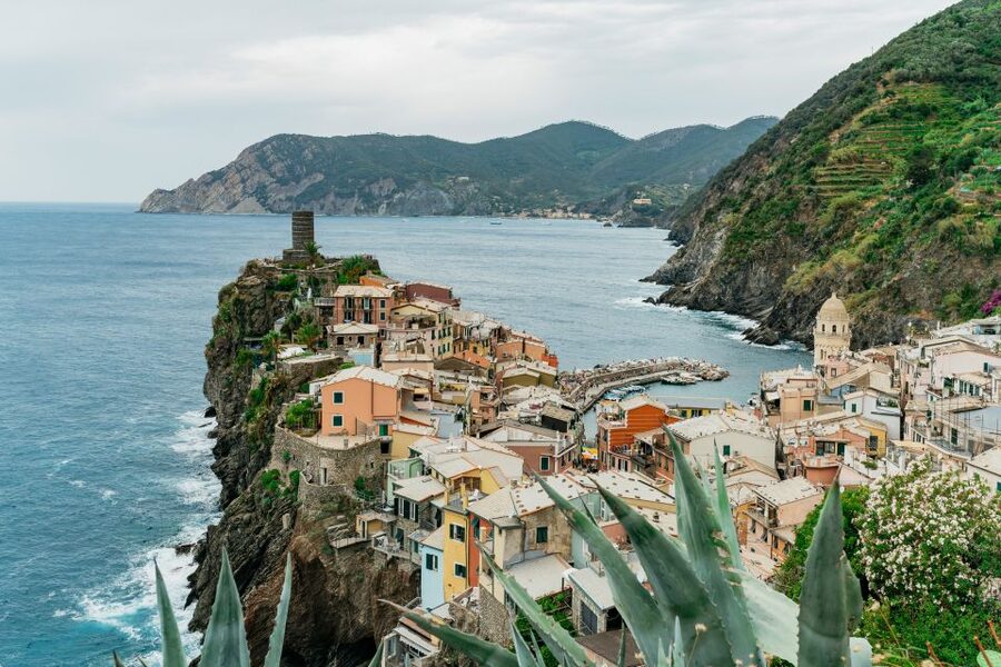 Florence: Cinque Terre Day Trip with Optional Hike - Monterosso: beaches and artisan shopping, with room for a reset