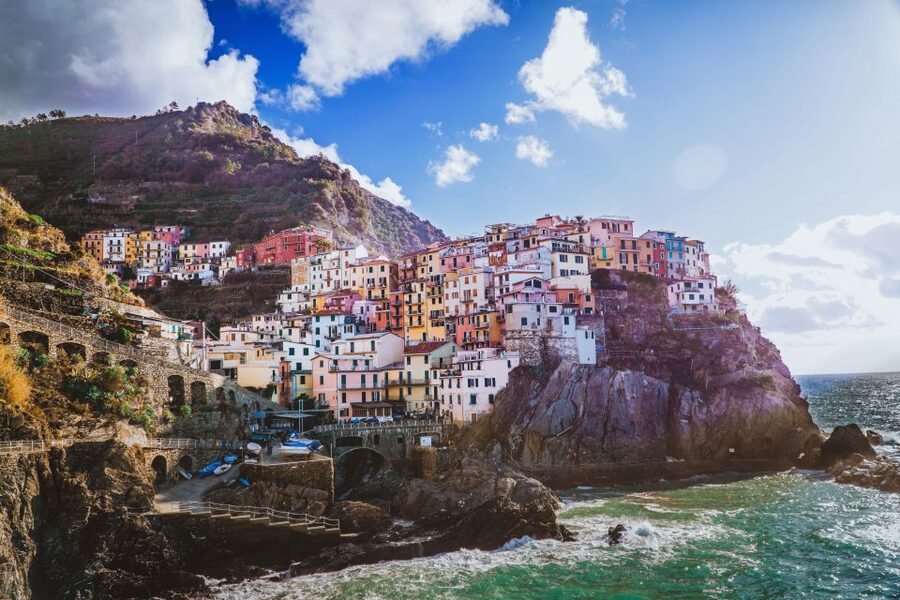 Florence: Cinque Terre Day Trip with Optional Street Food - Manarola: the classic cliffs, wine time, and walkable photo spots