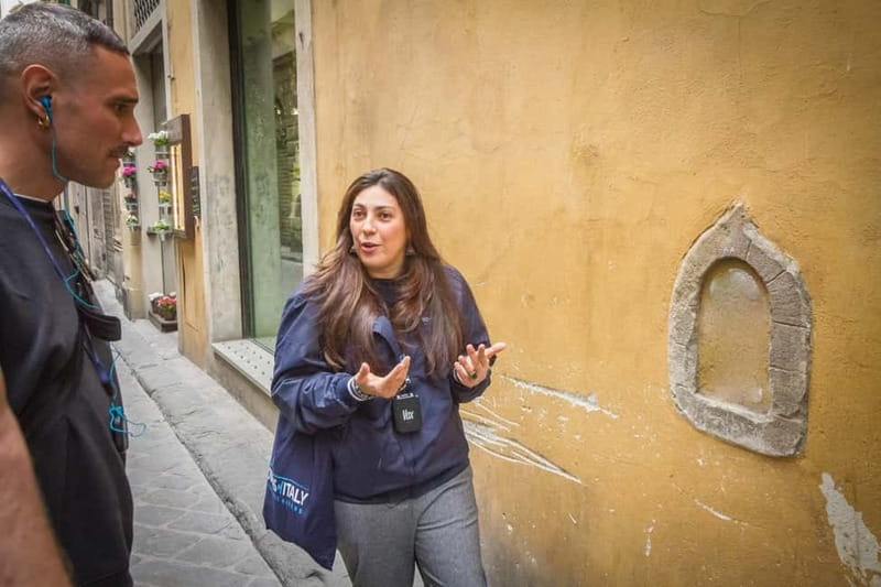 Florence: City Highlights Walking Tour + Wine Windows Option - Hidden corners and historic squares: why the route style matters