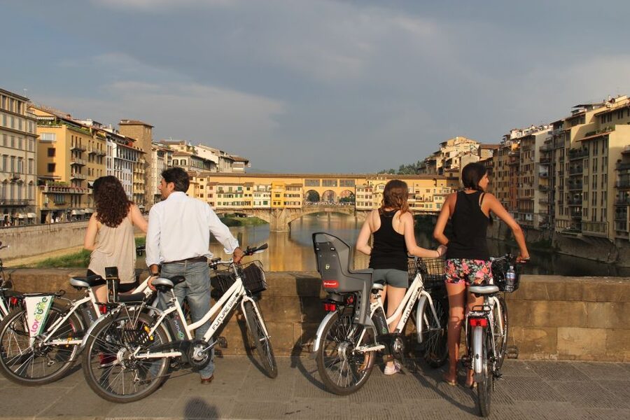 Florence: City Sightseeing Guided Bike Tour - Ponte Vecchio from the Covered Bridge and the Uffizi Facade at Piazzale degli Uffizi
