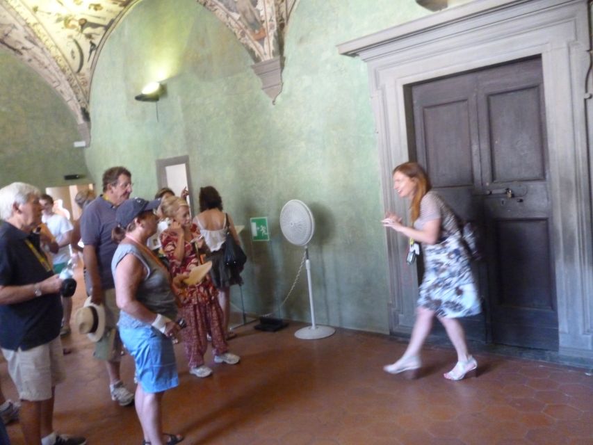 Florence: Dan Brown's Inferno 2-Hour Walking Tour - Palazzo Vecchio: the long visit and the best moment to linger