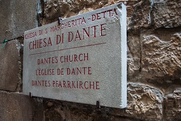 Florence: Dan Brown's Inferno 2-Hour Walking Tour - Languages, guide styles, and what to expect from the group
