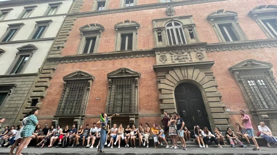 Florence: Dark Mysteries and Legends Guided Walking Tour - Start at Piazza San Marco, then follow the green umbrella