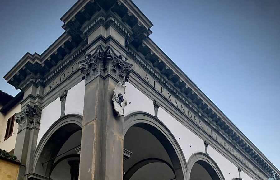 Florence: Dark Mysteries and Legends Guided Walking Tour - Ponte Vecchio finale: processing the stories as the city glows