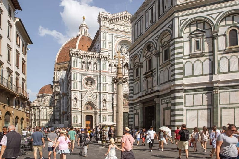 Florence: Duomo Area Tour and Brunelleschi Dome Climb Ticket - Meeting at Piazza di San Giovanni, finding the FlorencePass guide