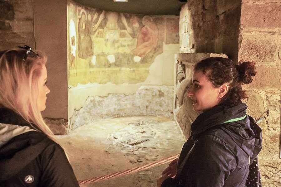 Florence Duomo, Baptistery & Opera Museum Audioguided Tour - Crypt of Santa Reparata and the Cathedral Visit Moment