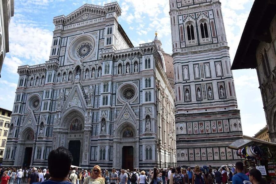 Florence: Duomo Cathedral Guided Tour - What you get from the guides, and why “storytelling” is the main product