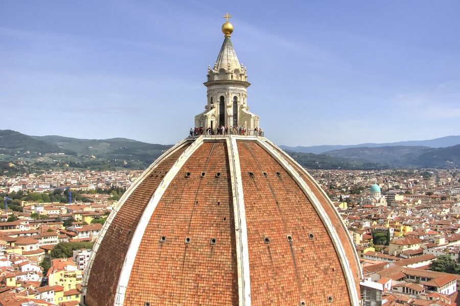Florence: Duomo Complex Guided Tour w/Cupola Entry Tickets - Meeting at the Lindt Chocolate Shop, then getting oriented