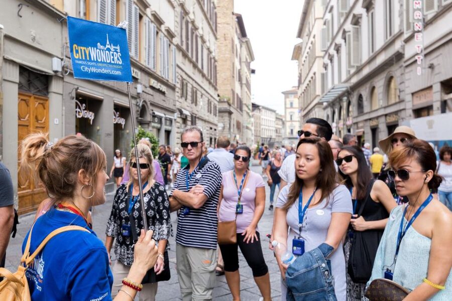 Florence: Duomo Guided Tour with Optional Dome Climb Upgrade - The 30-minute Duomo interior tour, what you should actually look for