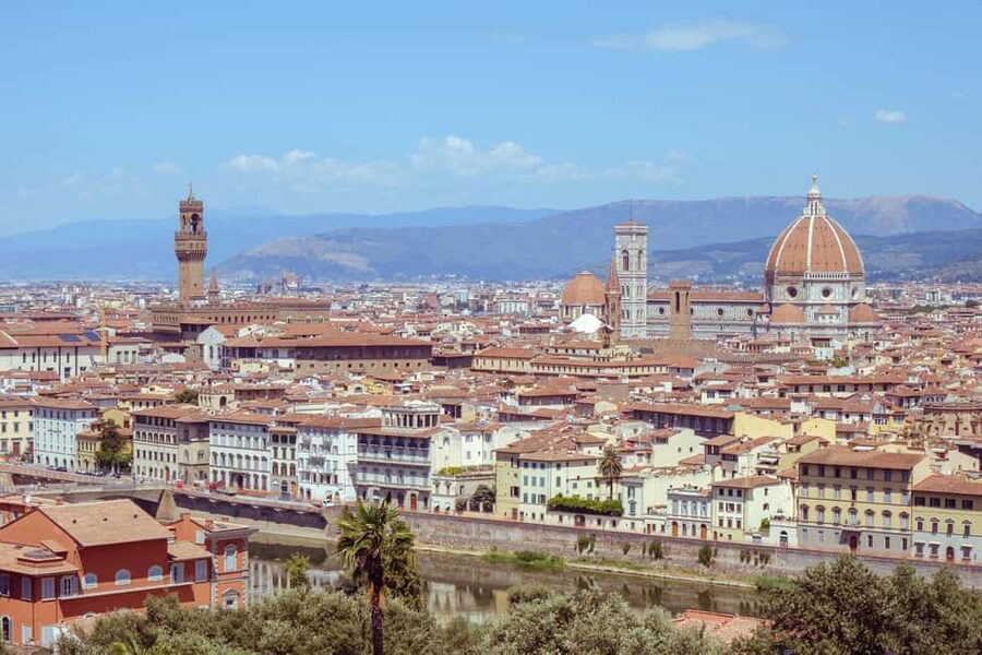 Florence: Eco-Friendly Golf Cart City Tour with Audio Guide - Starting at Bar Bistrot Santa Croce and rolling into the historic center