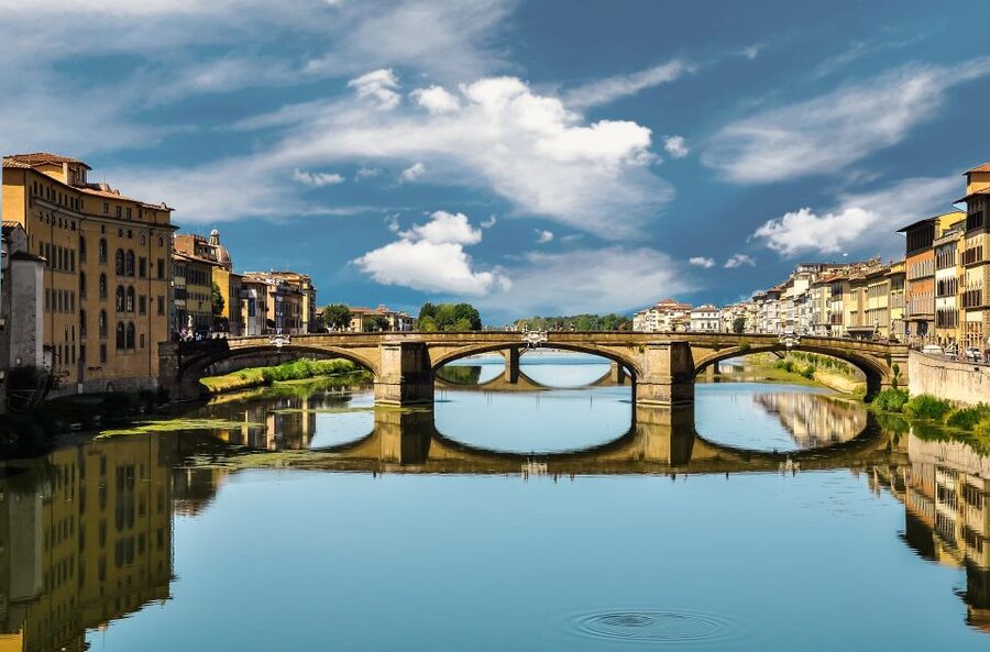 Florence: Eco-Friendly Panoramic Tour in Electric Golf Cart - Santa Croce: gliding past a cemetery of big names
