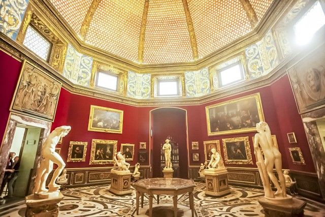 Florence: Firenze Card Official Museum City Pass - Discounts at Hard Rock and local shops, and whether they matter