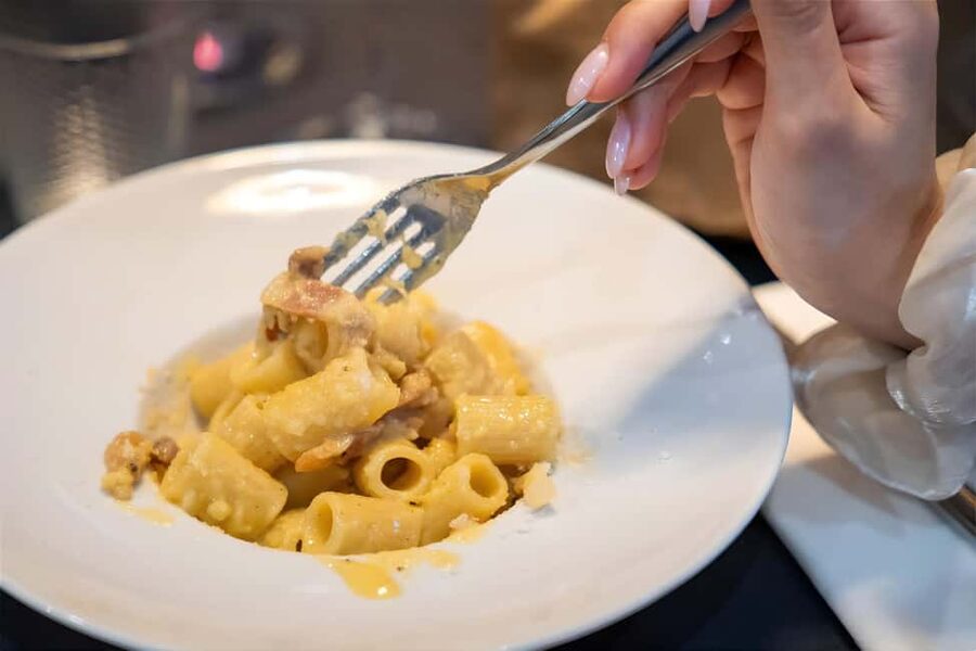 Florence: Flavours of Tuscany Food Tour - Stop 1 at Schiacci Passera: your flavor warm-up