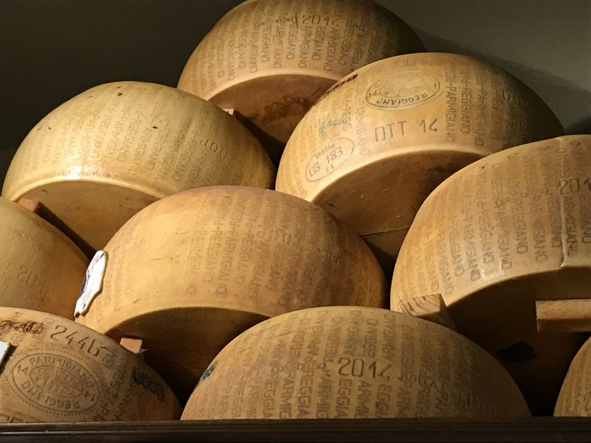 Florence: Guided Food Tour with Fiorentina Steak and Wine - Off-the-Map Florence, With Real-World Flavor