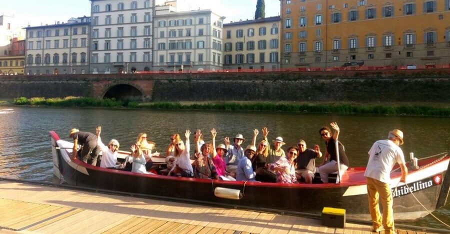 Florence: Guided Gondola Boat Tour with a Glass of Wine - The Arno at aperitivo time, with views that feel made for photos
