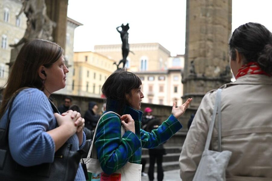 Florence: Guided Tour of Medici Family Secrets and Chapels - Starting at Piazza di Madonna degli Aldobrandini, and why timing matters