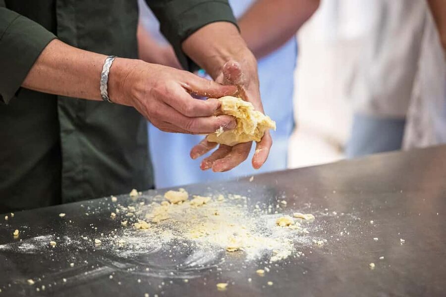 Florence: Handmade Pasta & Dessert Class with Unlimited Wine - FAQ