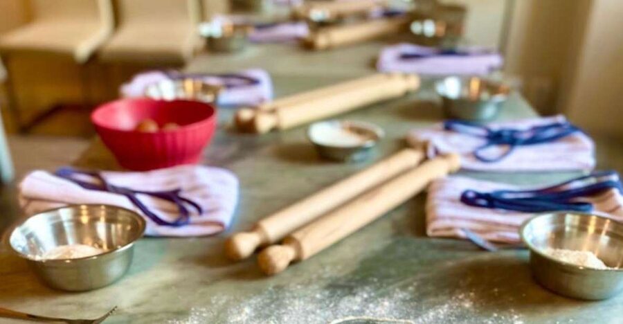 Florence: Lasagna and Spaghetti-Making Class - Where to Meet on Lungarno Guicciardini (and the Red Number Detail)
