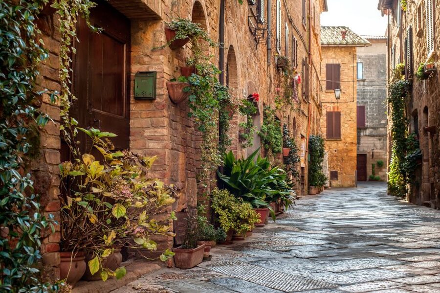 Florence: Monteriggioni & Val d'Orcia Optional Wine Tasting - Getting around on the bus: Wi-Fi, A/C, and pacing