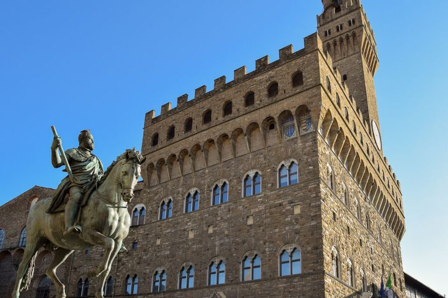 Florence: Mysteries of the Medici Guided Walking Tour - Small-group atmosphere, shared vs private tours, and guide quality