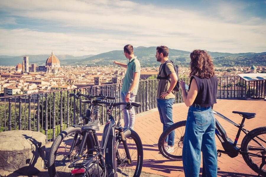 Florence: Night Tour by Electric Bike - Duomo dome, Santa Croce, and Piazza della Signoria’s statue square