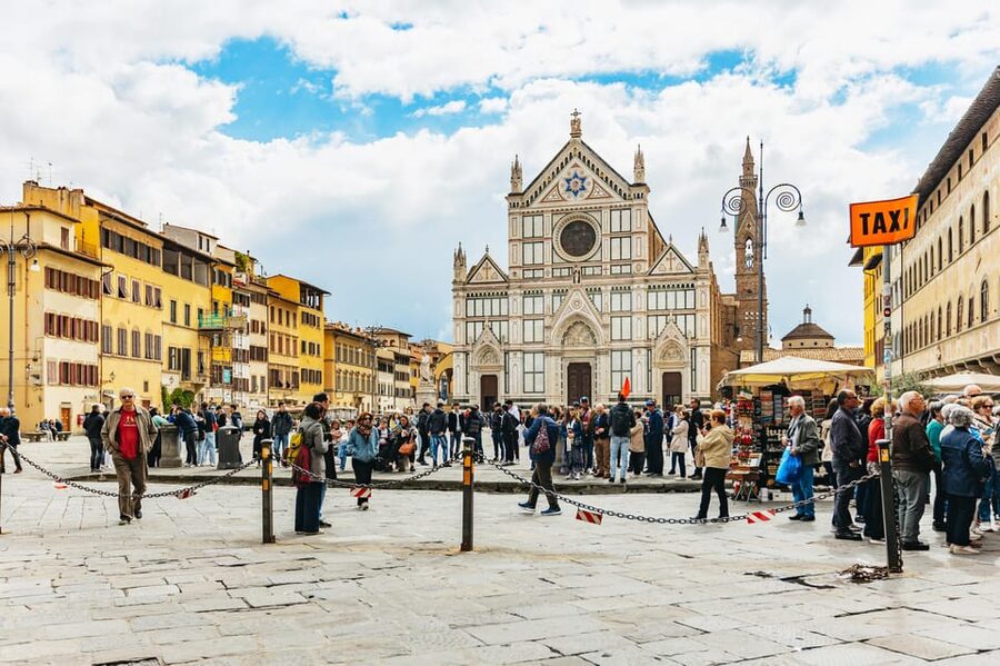 Florence: Old Town Golf Cart Excursion - Duomo area views and the river mood near Ponte Santa Trinita