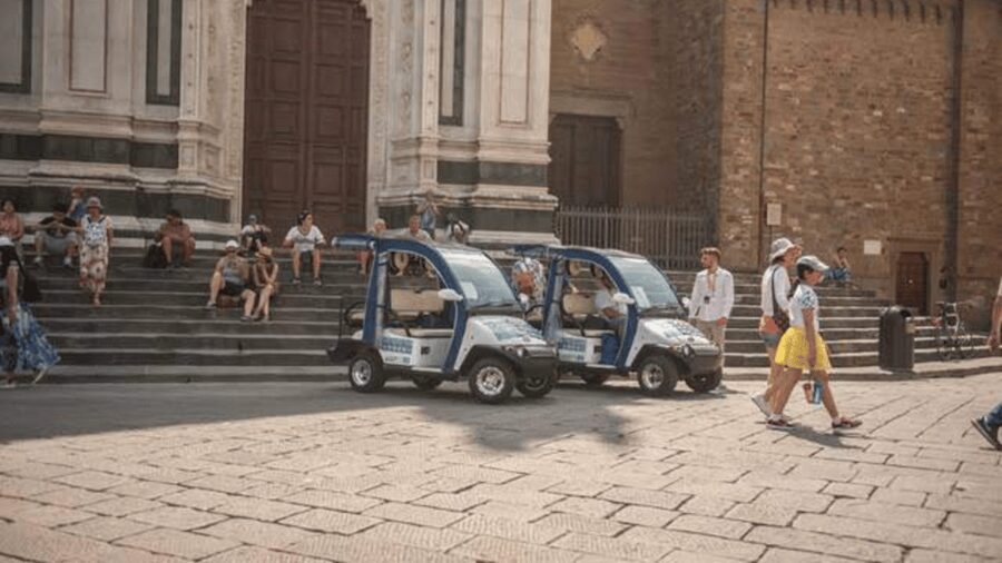 Florence: Old Town Golf Cart Excursion - Pitti Palace, Ponte Vecchio, and that Vasari Corridor photo moment
