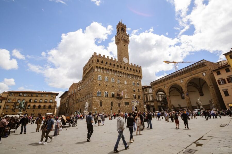 Florence: Palazzo Vecchio Entrance Ticket & Audioguide - What you’ll see inside: architecture, Medici splendor, and the Hall of 500