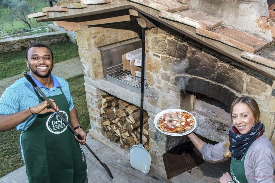 Florence: Pizza and Gelato Class at a Tuscan Farmhouse - Chianti wine or cold beer, and why eating matters here