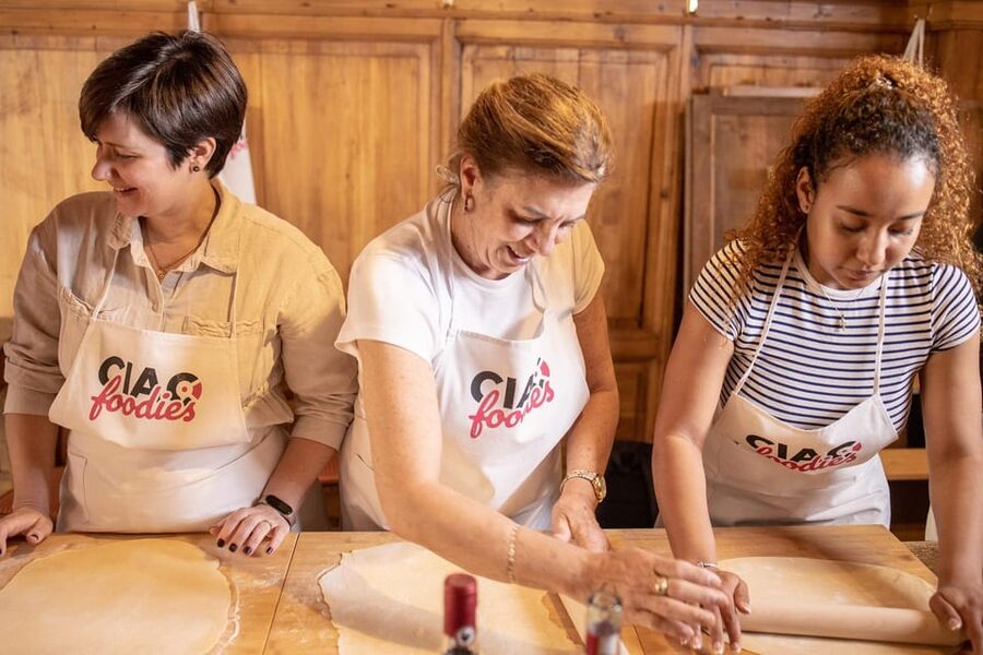Florence: Pizza and Gelato Experience with Unlimited Wine - Why Make Pizza and Gelato in Florence Instead of Just Eating It