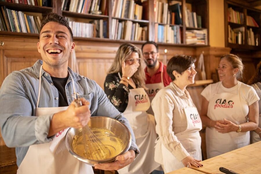 Florence: Pizza and Gelato Experience with Unlimited Wine - Pizza 101: From Flour, Water, Yeast to Real Toppings Choices