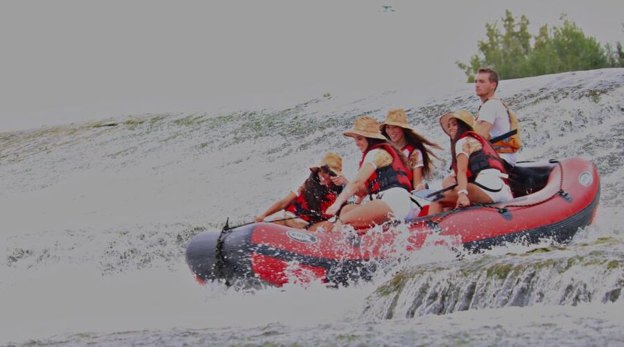 Florence: Pontevecchio Bridge and City Sights Rafting Cruise - Why this Florence rafting cruise is such a smart break from the crowd