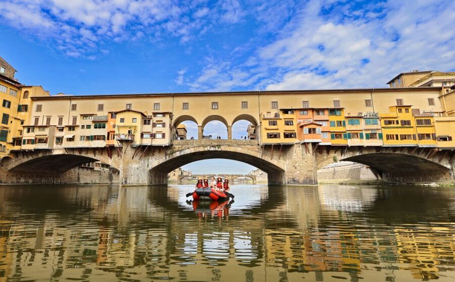 Florence: Pontevecchio Bridge and City Sights Rafting Cruise - The adrenaline moment: San Niccolò slide and the dam run