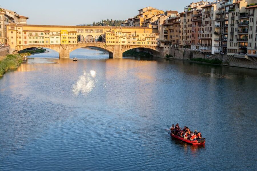 Florence: Pontevecchio Bridge and City Sights Rafting Cruise - Paddling the Arno past Florence’s signature sights