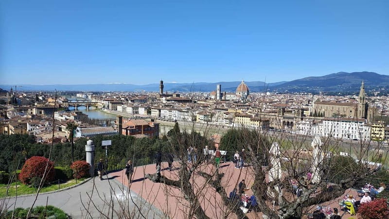 Florence: Private Electric Mini Car Tour with Local Guide - The core highlights: Duomo, Palazzo Vecchio, and Ponte Vecchio