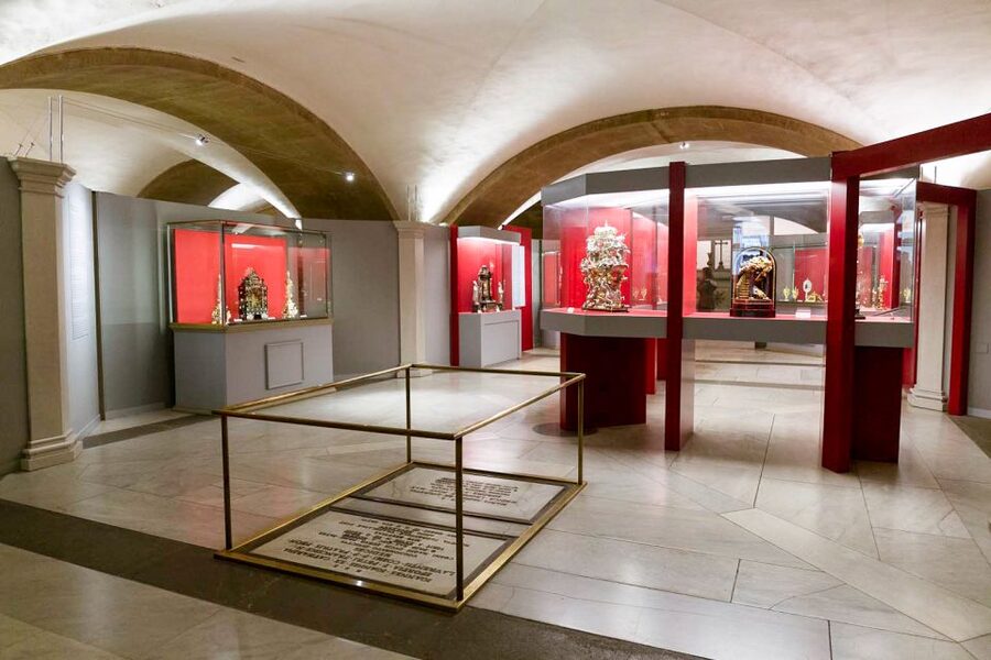 Florence: Reserved Entrance Ticket to the Medici Chapel - Included perks that actually matter: discounts and what is not included