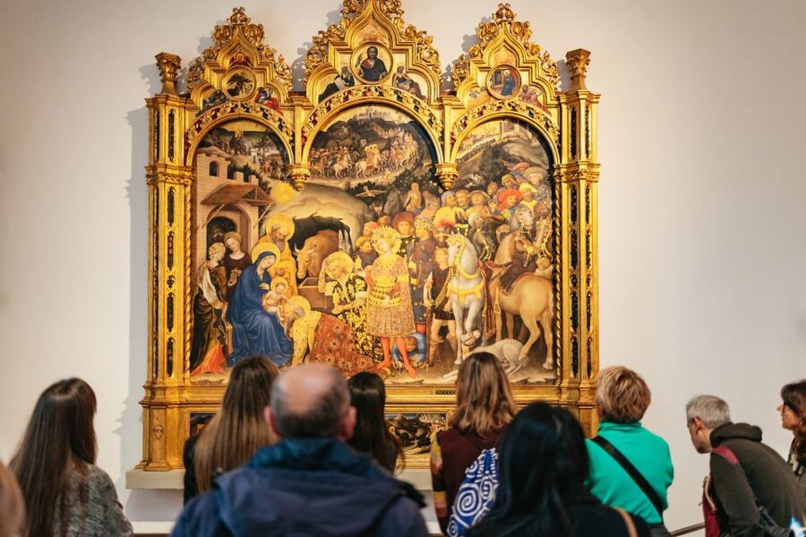 Florence: Skip-the-Line Uffizi Small Group Tour - The Uffizi in plain terms: a museum built from Medici politics