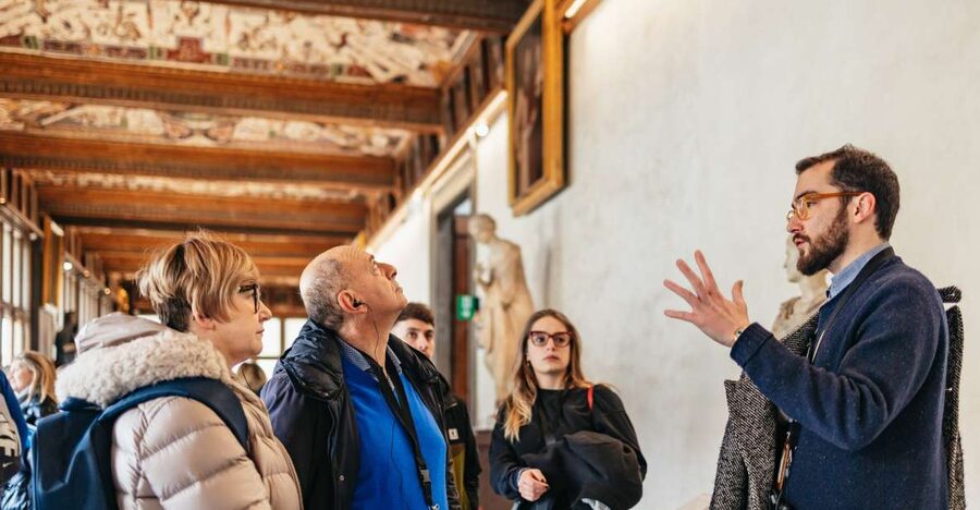 Florence: Skip-the-Line Uffizi Small Group Tour - What happens during the guided 1.5 hour museum loop