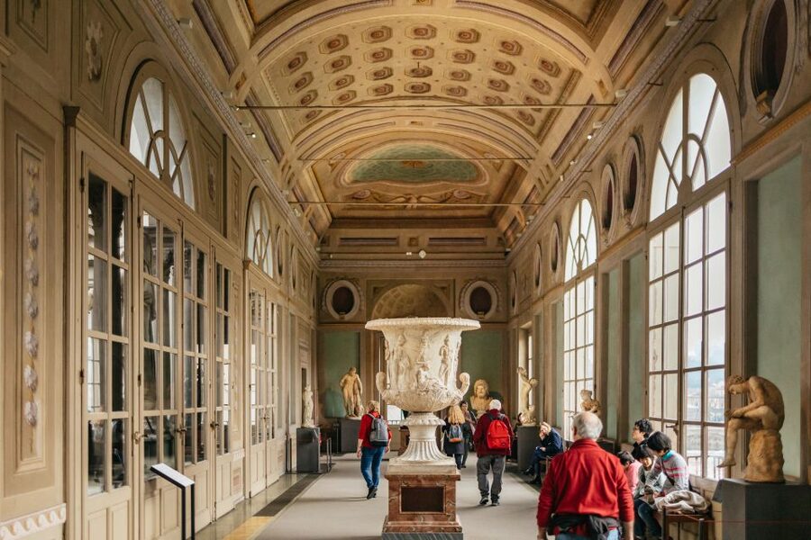 Florence: Skip-the-Line Uffizi Small Group Tour - The stairs reality inside the Uffizi right now