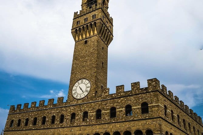 Florence Small Group Electric Bike City Tour - Piazza della Repubblica and Ponte Santa Trinita: the big perspective moments