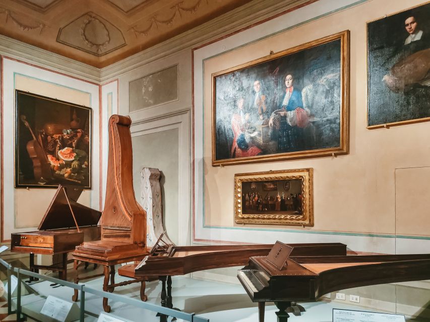 Florence: Timed Entry Ticket to Michelangelo's David & eBook - The Painting Galleries and Those Huge Medieval Altarpieces